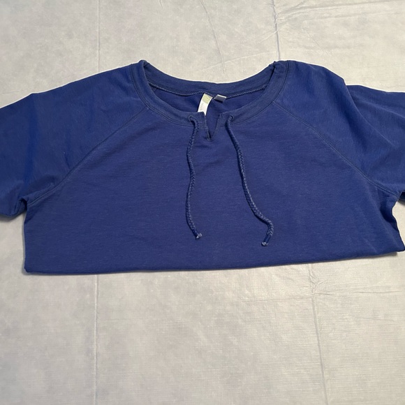 GreenTea Women's Blue Crewneck Sweater - Picture 2 of 7